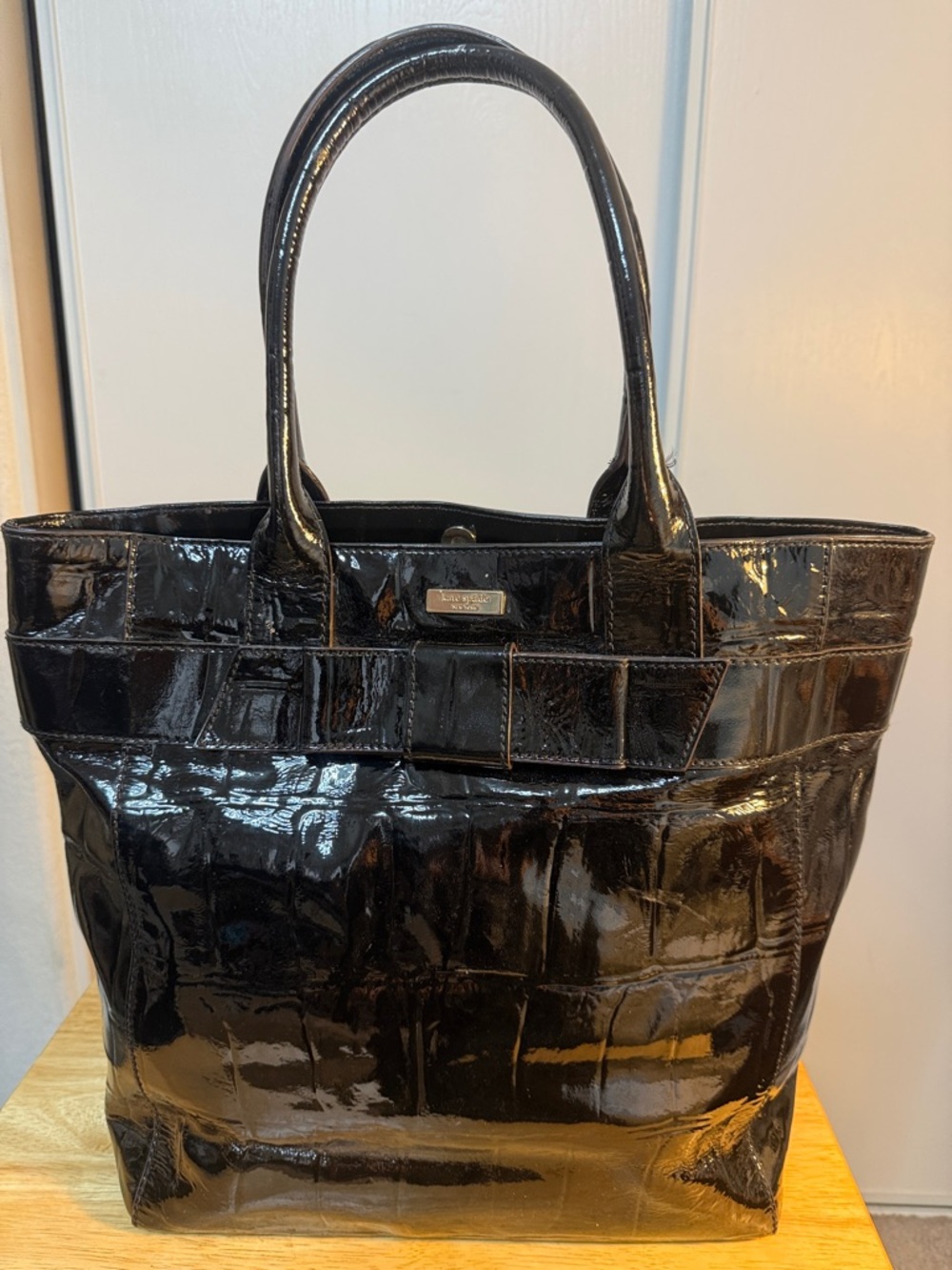 kate spade glossy black croc-embossed patent tote